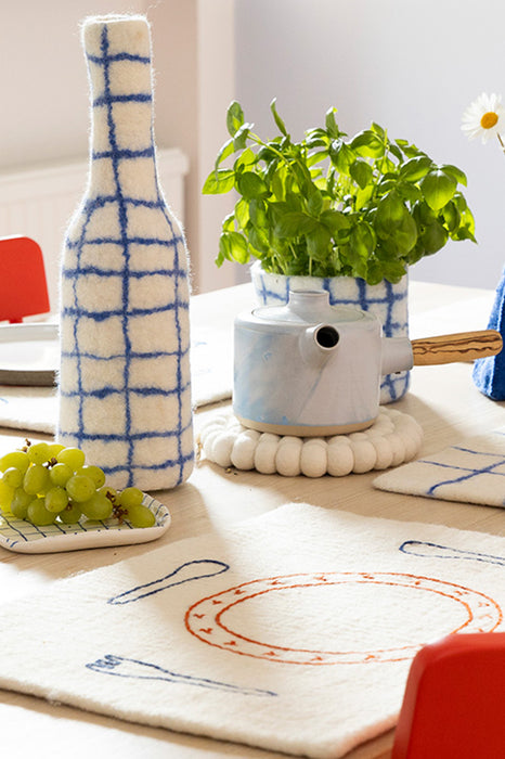 Vase cache-bouteille - Carreaux bleus